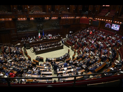 Il governo incassa la fiducia sul decreto sport e scuola
