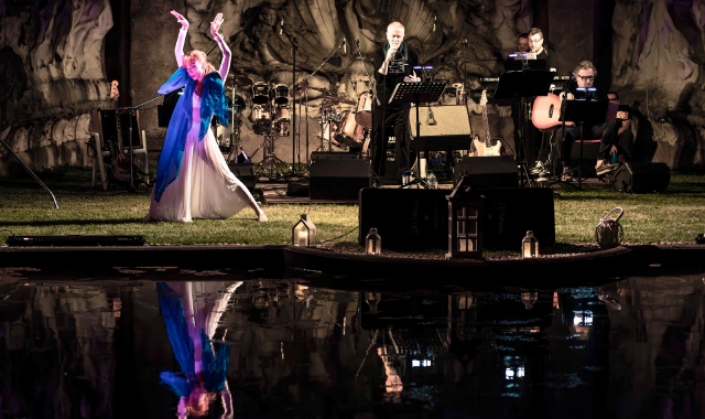 Elena Lago danza sulle note dei Those