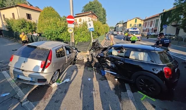 Le due auto coinvolte nell’incidente (foto Matteo Canevari/BLITZ)