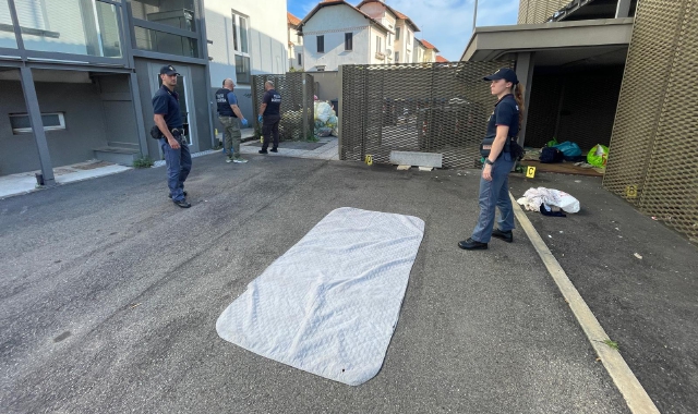 Sul posto è intervenuta la Polizia di Stato (foto Angelo Puricelli - Agenzia Blitz)