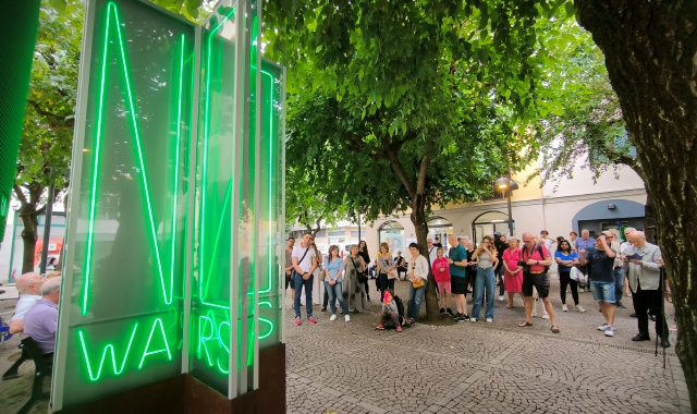 Saronno, la Lega protesta contro i lampioni accesi