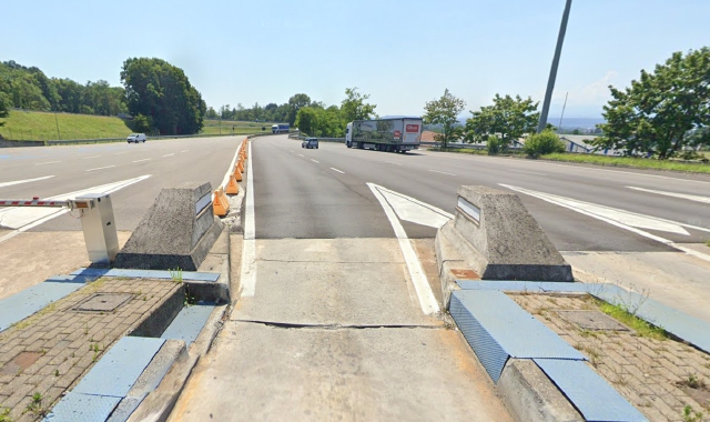 Il casello di Vergiate sull’A26 (foto Google Maps)
