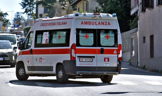 La donna è stata soccorsa da un’ambulanza (foto Archivio)