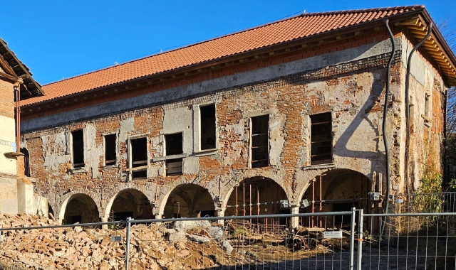 Tradate, sala giochi clandestina nell’ex convento