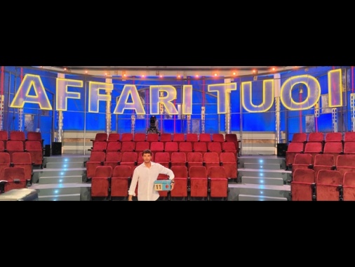Affari tuoi con De Martino, poche novità e pacchi vintage