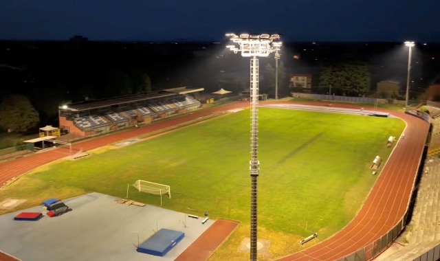 Lo stadio di Saronno con le nuove torri faro