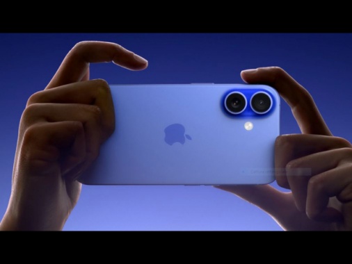 Apple lancia gli iPhone 16 progettati per l'IA, 'nuova era'