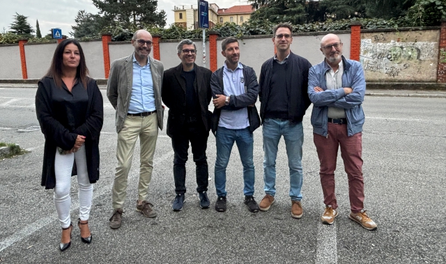 Gallarate, un'estate tra via Curtatone, murales e dito medio