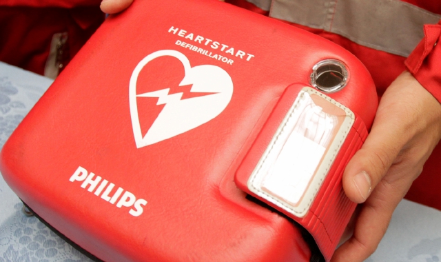 Defibrillatori sulle auto di Polizia e Carabinieri