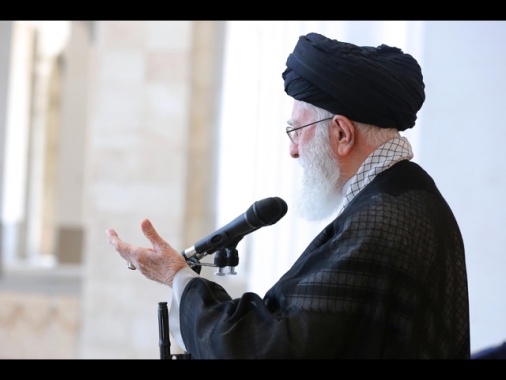 Iran, se minacciati rivedremo la politica su armi nucleari