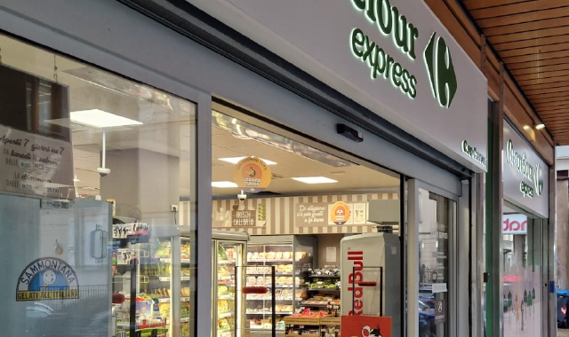 Il Carrefour di via Cavour a Varese