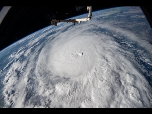 Florida colpita da vari tornado in attesa dell' uragano Milton