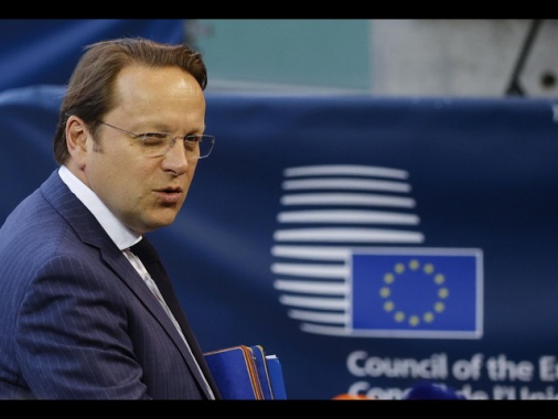 Ue apre primi capitoli negoziali per l'adesione dell'Albania