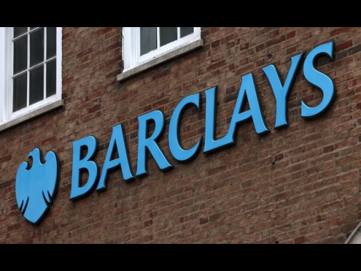 Nel trimestre l'utile di Barclays sale del 23%