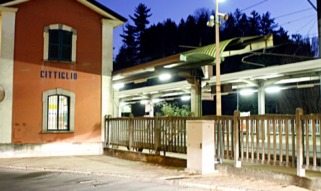 L’arresto è avvenuto alla stazione di Cittiglio dove la polizia ferroviaria ha organizzato un’attività di controllo