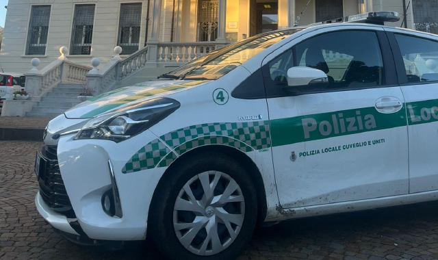 Un pattuglia della polizia locale del consorzio “Cuveglio ed Uniti” che opera in nove comuni