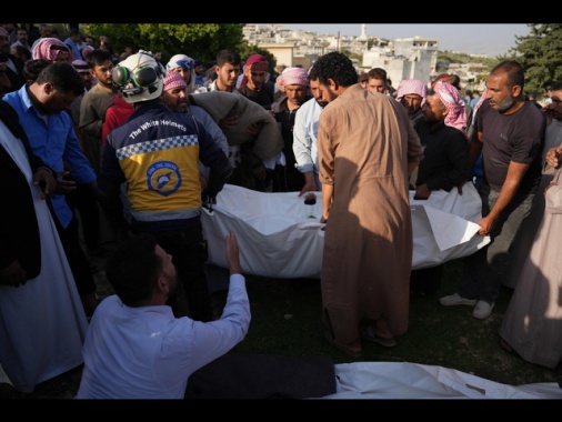 Ong, 3 morti nei raid israeliani a Homs in Siria