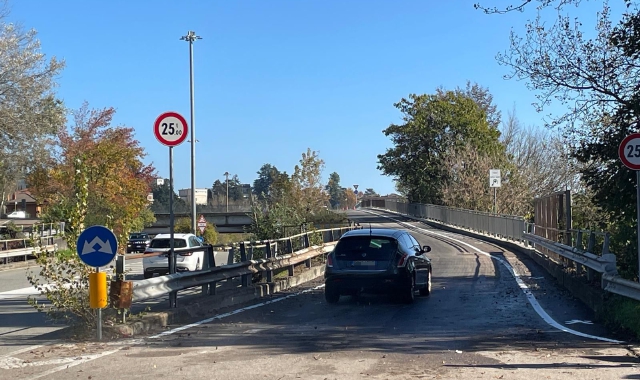 Riaperto il traffico sul ponte del Gaggianello (foto Angelo Puricelli - Agenzia Blitz)