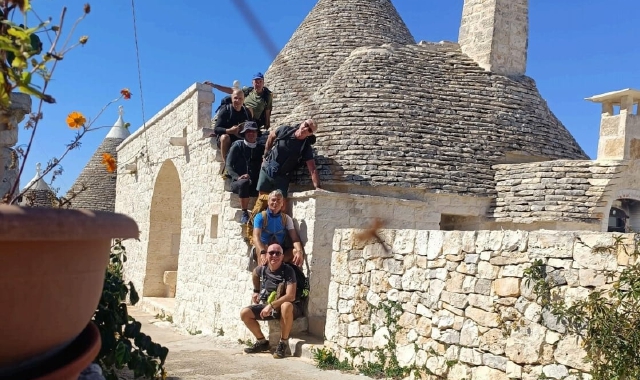 Dalla divisa allo zaino, alla scoperta della Via Ellenica