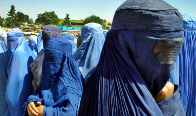 «In Afghanistan le donne non esistono. Mia madre voleva facessi il kamikaze»