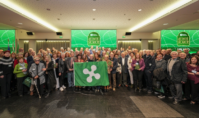 La premiazione delle attività storiche di Milano e provincia a Palazzo Lombardia
