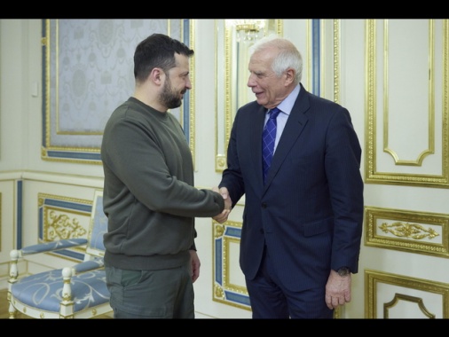 Borrell in visita a Kiev, 'continueranno a sostenere l'Ucraina'