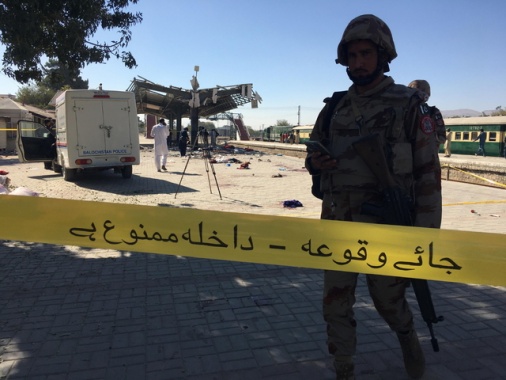 Pakistan: bomba alla stazione di Quetta, i morti sono 25