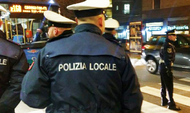 Botte per il giubbotto: studente rapinato a Saronno