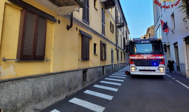 Rogo in casa, donna intossicata a Novara