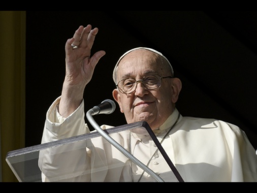 Papa, Chiesa Roma offra immobili a chi non ha casa