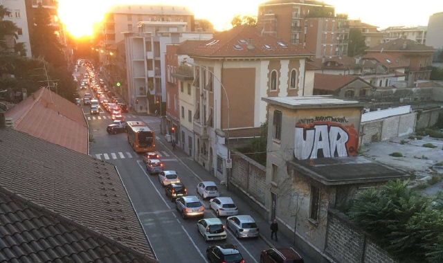 Code in via Mameli (Archivio)