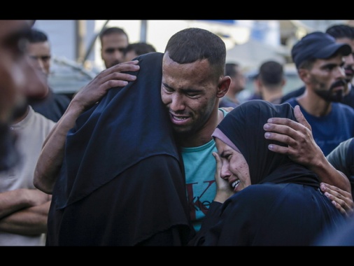 Hamas, il bilancio dei morti a Gaza sale a 43.799