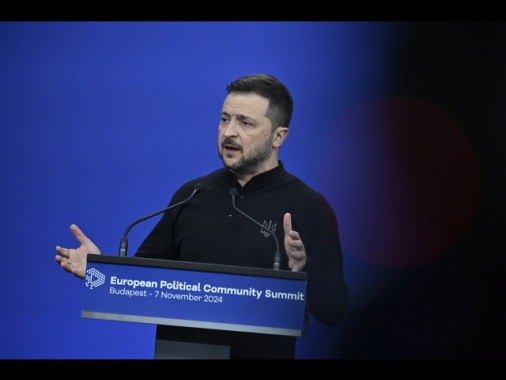 Zelensky, lanciati contro di noi 120 missili e 90 droni