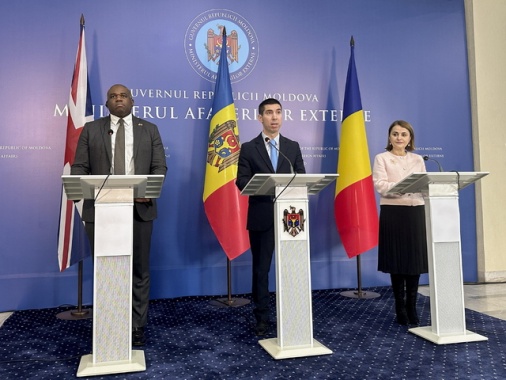 Gb e Moldavia firmano accordo di difesa in funzione anti russa