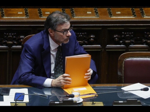 Giorgetti, mossa Unicredit non concordata, c'è golden power