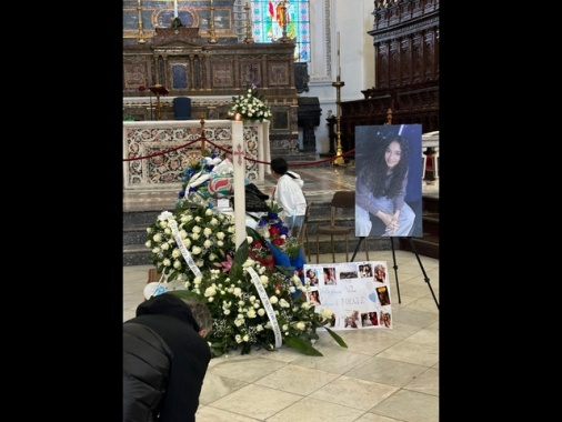 Il Pm, i dati ci dicono che la 15enne è morta per suicidio