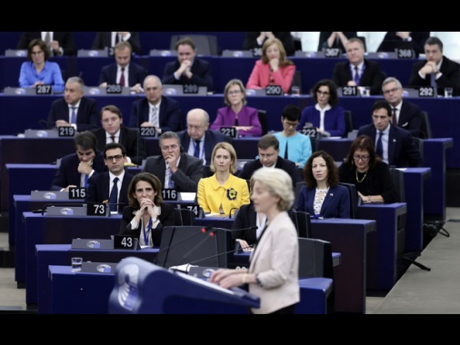 Via libera del Parlamento alla Commissione Ue con 370 sì