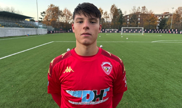 Paolo De Angelis con la maglia del Varese