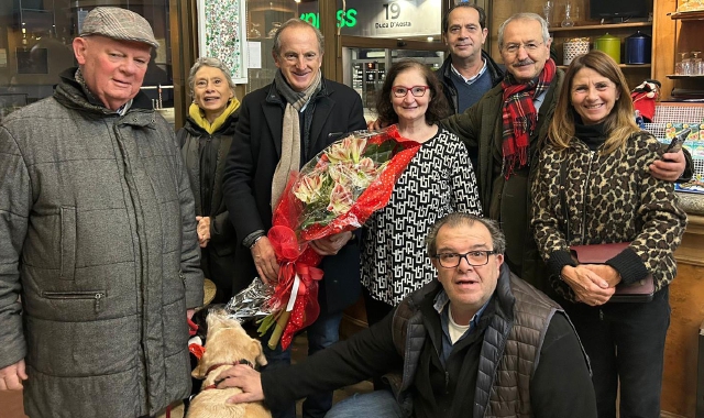 I titolari della caffetteria Nasto ieri hanno salutato tutti i clienti, fedeli al bar da cinquant’anni