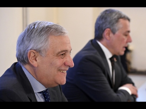 Tajani, solo idee diverse, governo avanti fino alla fine