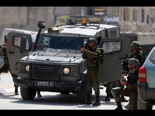Media, da soldati Israele detenzioni arbitrarie e abusi a Hebron