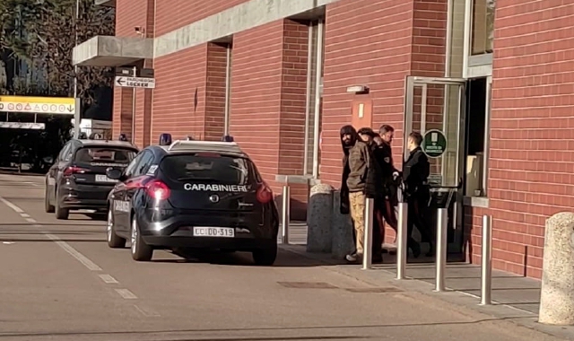 Ieri i carabinieri sono intervenuti all’Esselunga per calmare un ladro di alcolici che ha dato filo da torcere al personale