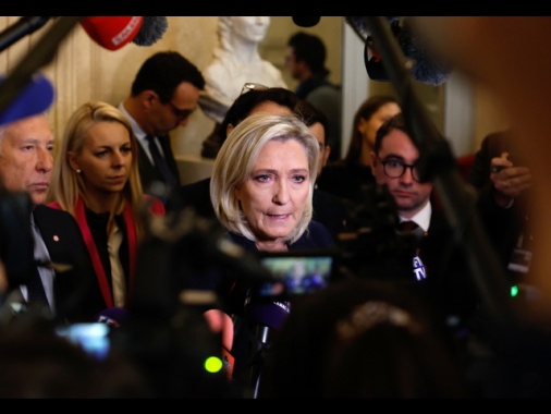 Le Pen in Parlamento, 'è la fine di un governo effimero'