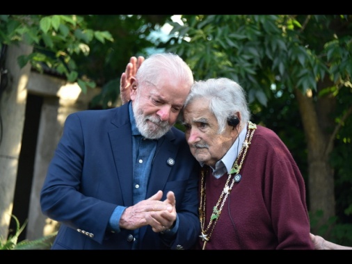Mujica riceve le massime onorificenze di Brasile e Colombia