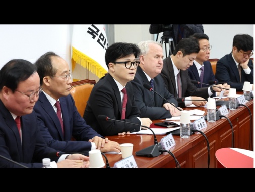 Seul, il partito al governo chiede le dimissioni di Yoon