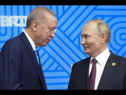 Erdogan, 'sono rimasti solo due leader nel mondo: io e Putin'