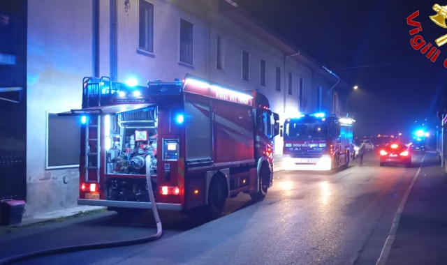 Sono intervenute diverse squadre dei vigili del fuoco