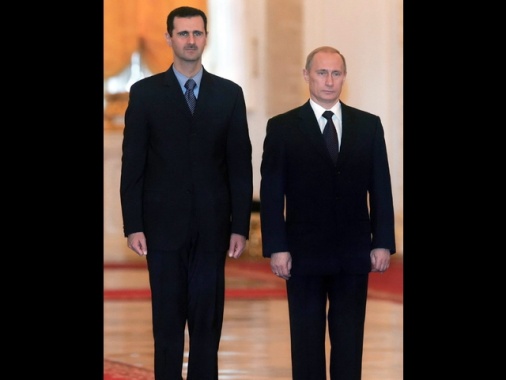 Cremlino, 'Putin ha deciso sull'asilo a Assad'