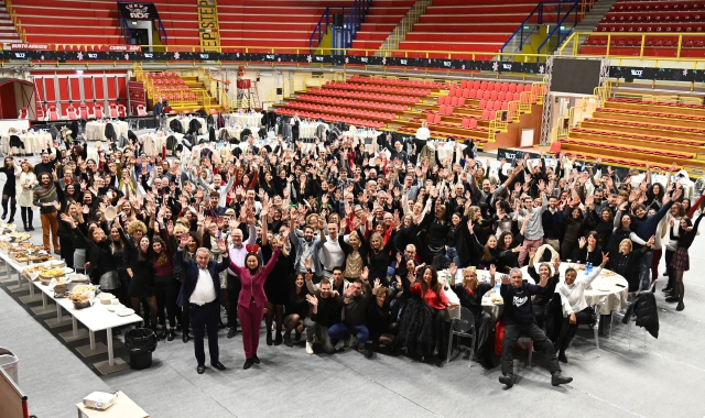 Foto di gruppo all’E-Work Arena