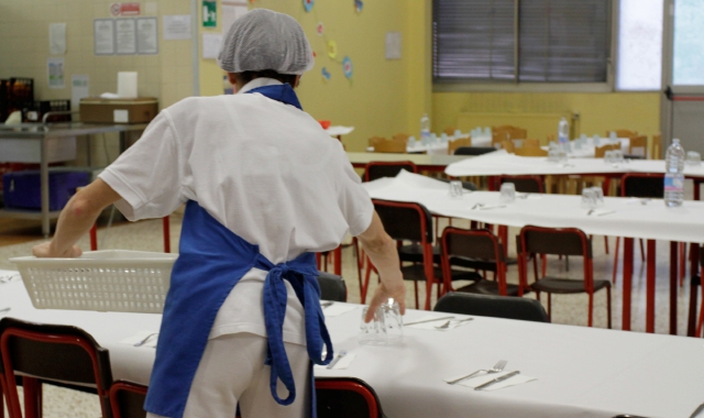 I ladri sono entrati nella cucina della scuola media di Varallo Pombia (foto Archivio)